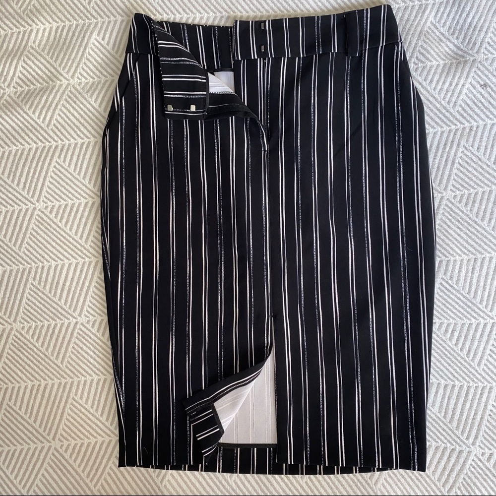 Vertical Stripe Pencil Skirt